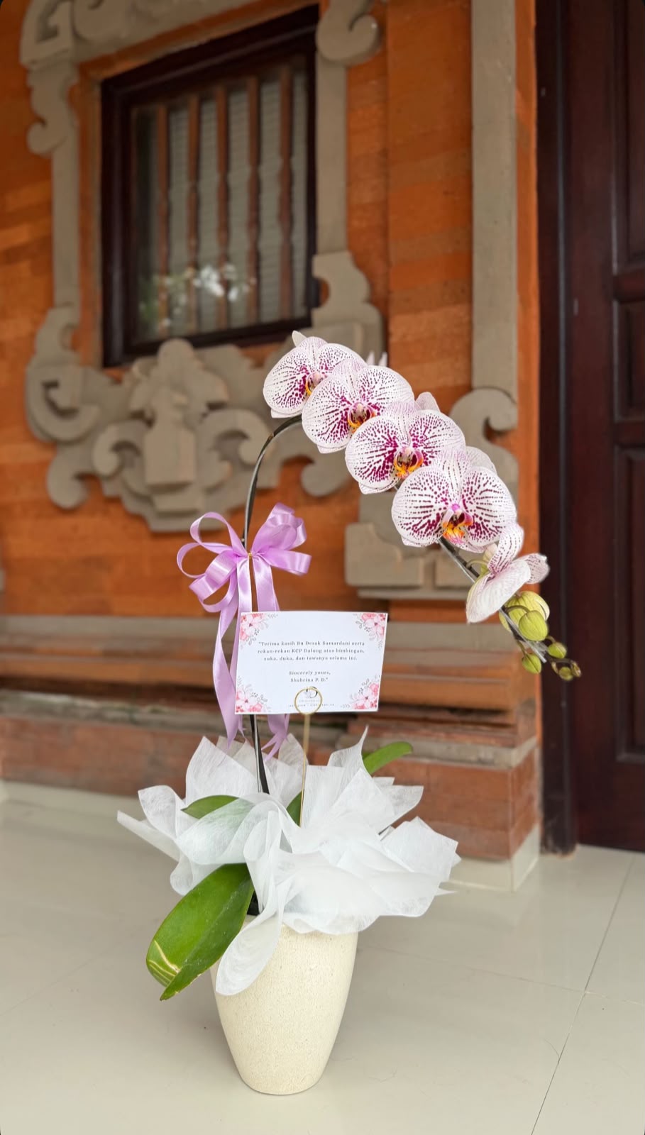 The Single orchid arrangement — Orchid Bali arrangement photo 1 of 6